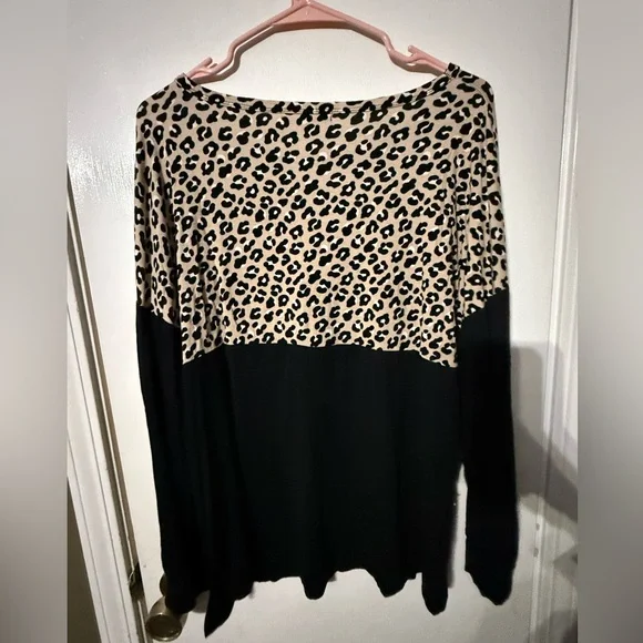 Women’s long sleeve simply southern top - size L - Picture 2 of 4